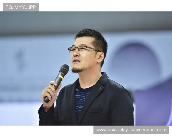 余嘉豪播客节目更新：和刘家成成总聊了聊郭艾伦的三方大交易，余嘉豪回国