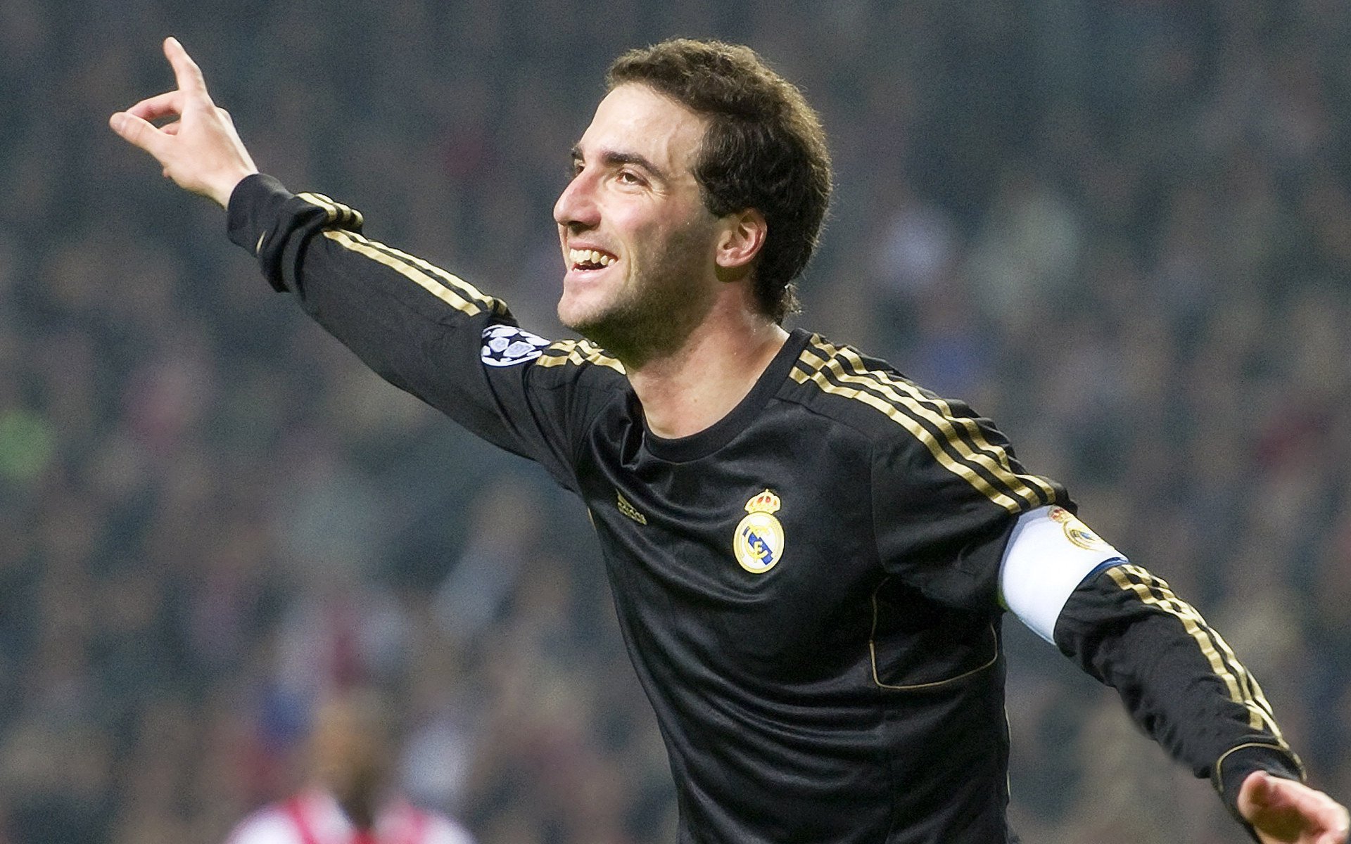 kaiyun 开云体育-球员在欧洲杯赛后纷纷回归俱乐部，开始新周期训练，欧洲杯各队球员俱乐部